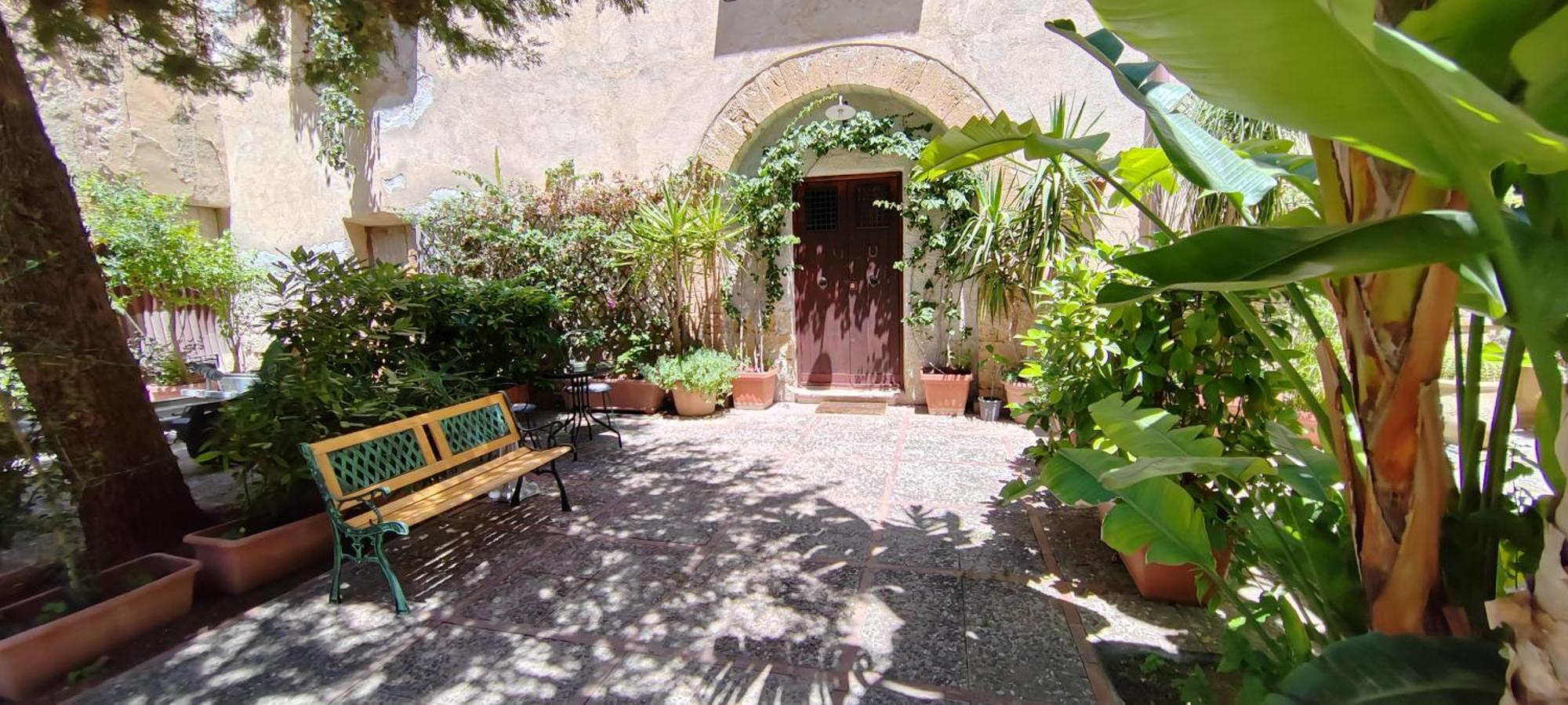 Room In Villa Galletti Inguaggiato Bagheria Bagian luar foto